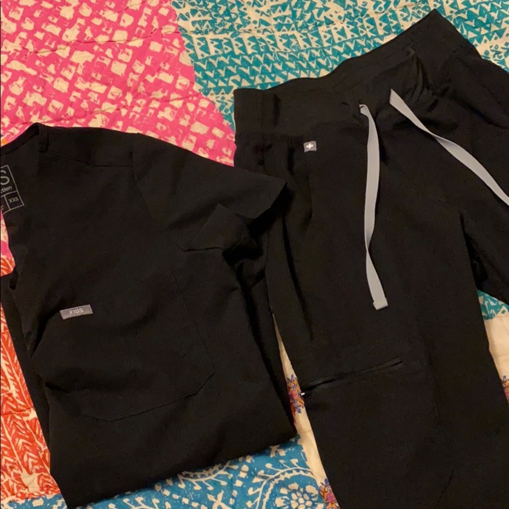 FIGS scrubs